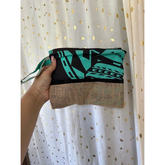Paizlee Designs Handmade Hawaiian Mix Print Burlap Zipper Pouch Wristlet - Picture 1 of 4